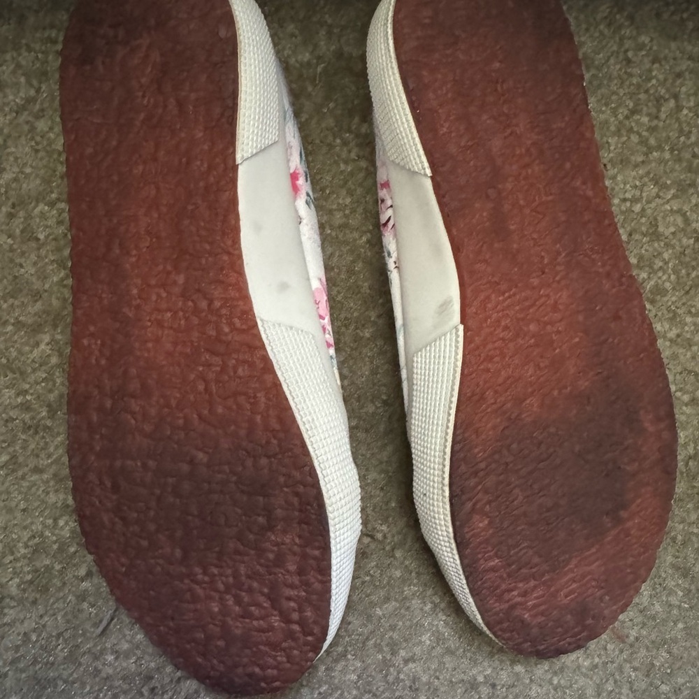 Superga Women's Floral Canvas Sneakers - White and Pink. Women’s sized 6 - Picture 6 of 7